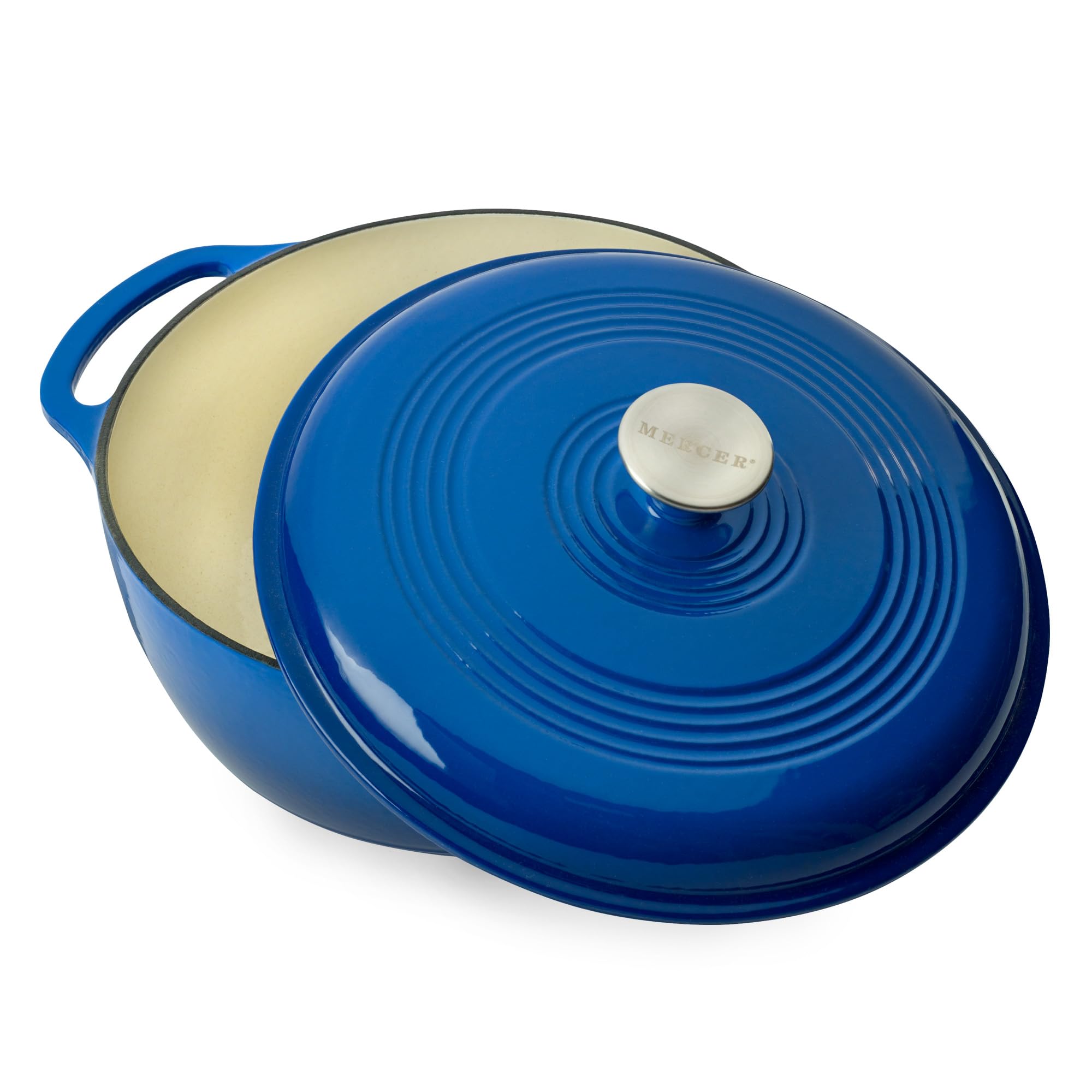 Mercer Culinary cocotte avec poulet rôti illustrant capacité familiale généreuse