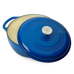 Mercer Culinary cocotte avec poulet rôti illustrant capacité familiale généreuse