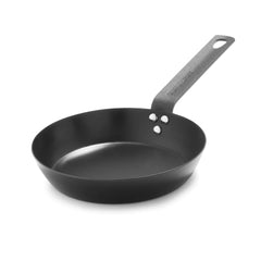 Merten & Storck vue avant de la poêle 8" prête à cuire, performance immédiate