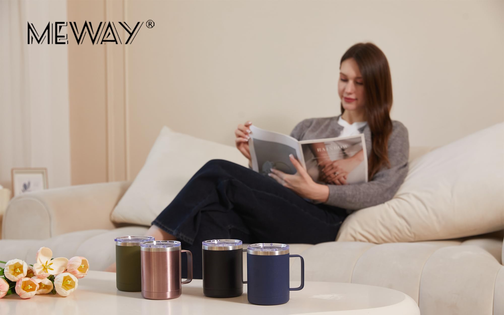 MEWAY gobelet posé sur une table de camping prêt pour boisson chaude