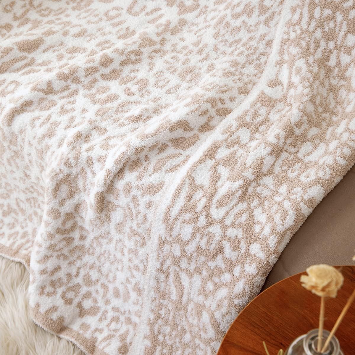 MH MYLUNE HOME plaid drapé sur lit pour une décoration cosy et élégante