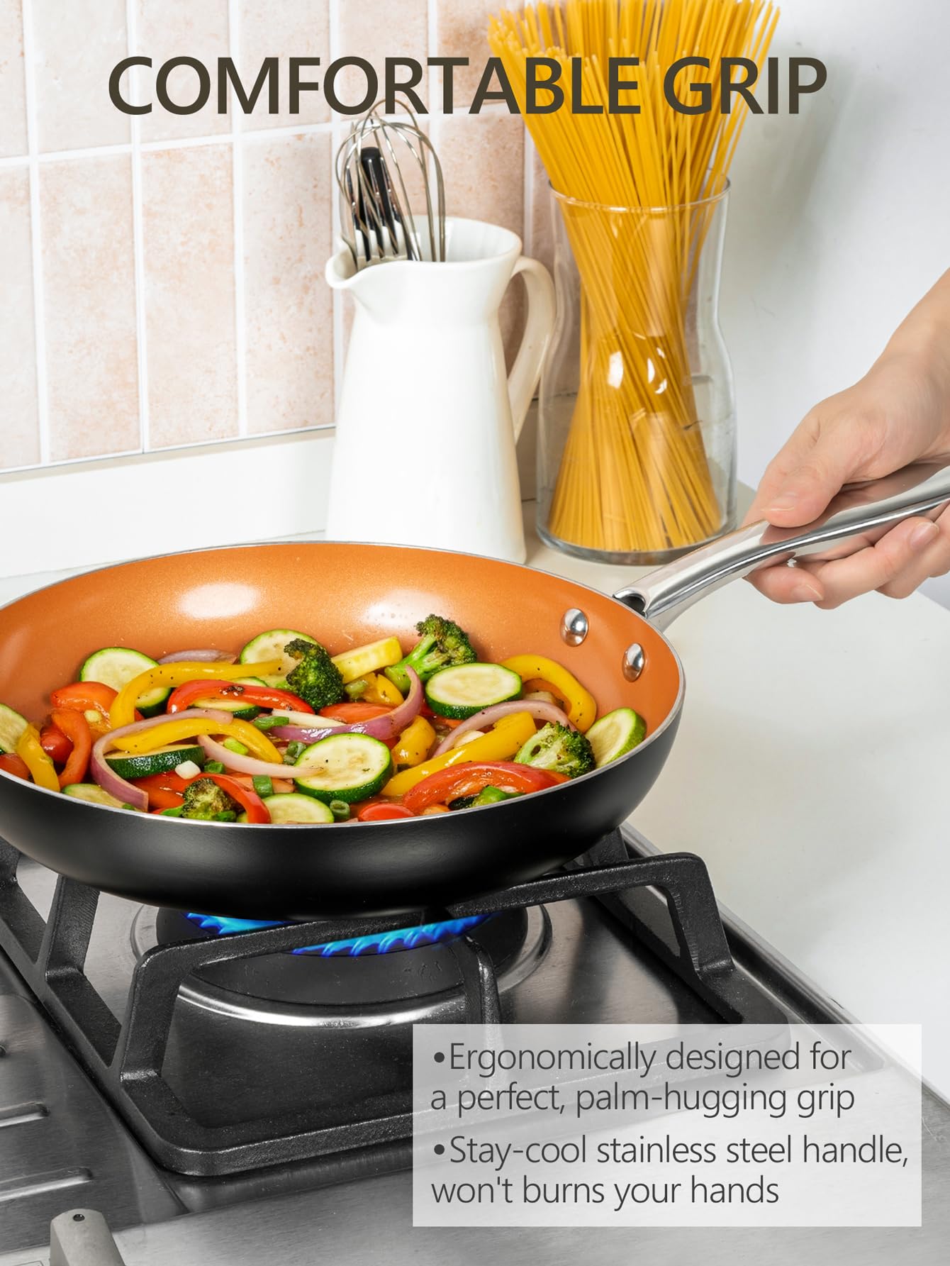 MICHELANGELO poêle en usage dans cuisine préparant un sauté sain
