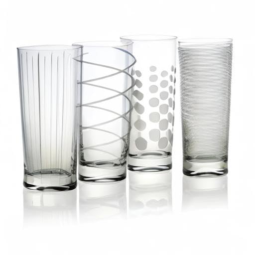 Mikasa verre Highball à l'échelle près de la main, montre la contenance généreuse