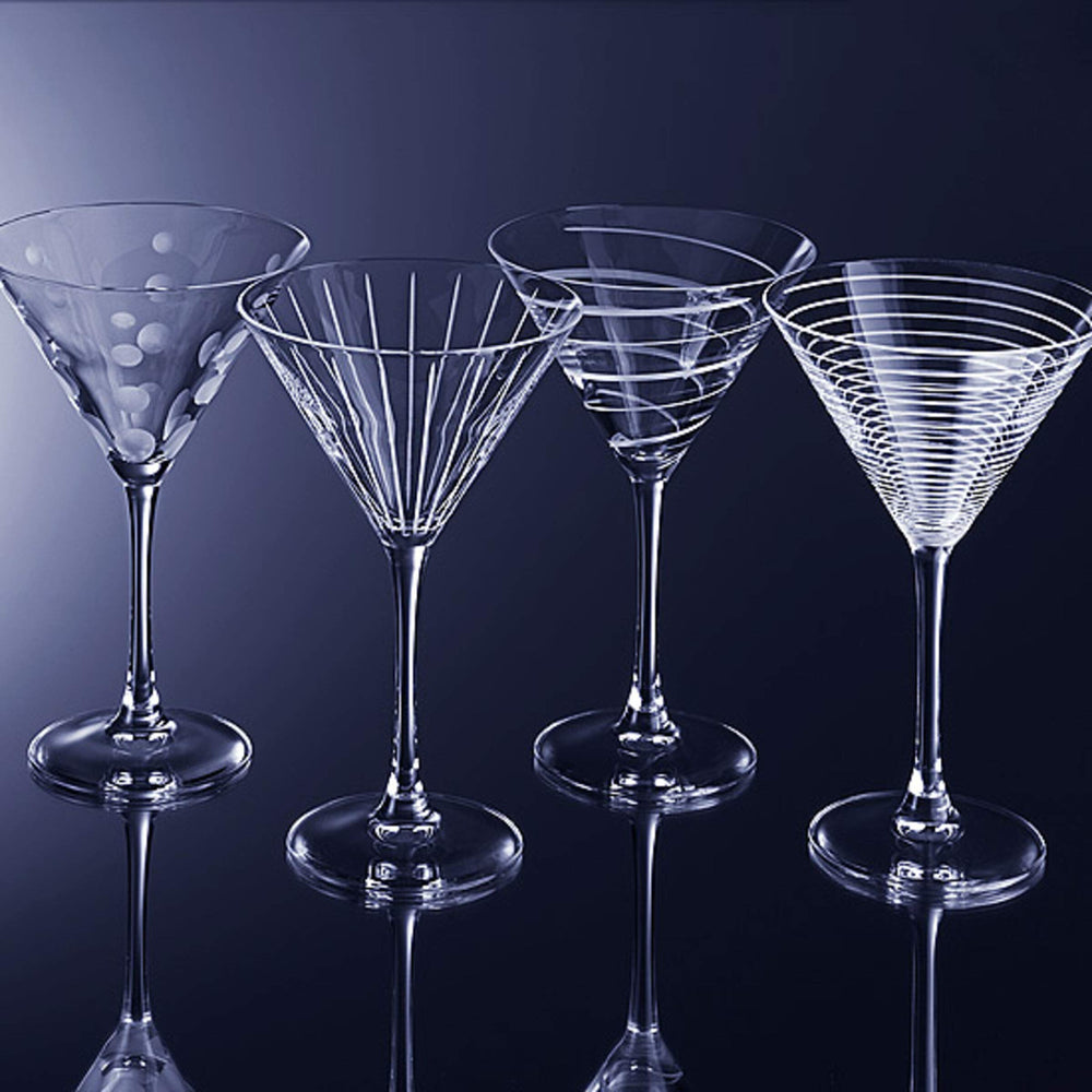 Mikasa - verre rempli d’un cocktail illustrant présentation conviviale