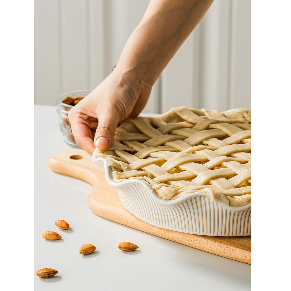 MIKIGEY plat à tarte après lavage montrant émail non‑adhésif et entretien aisé