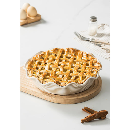 MIKIGEY plat à tarte gros plan embossage rayures offrant esthétique durable