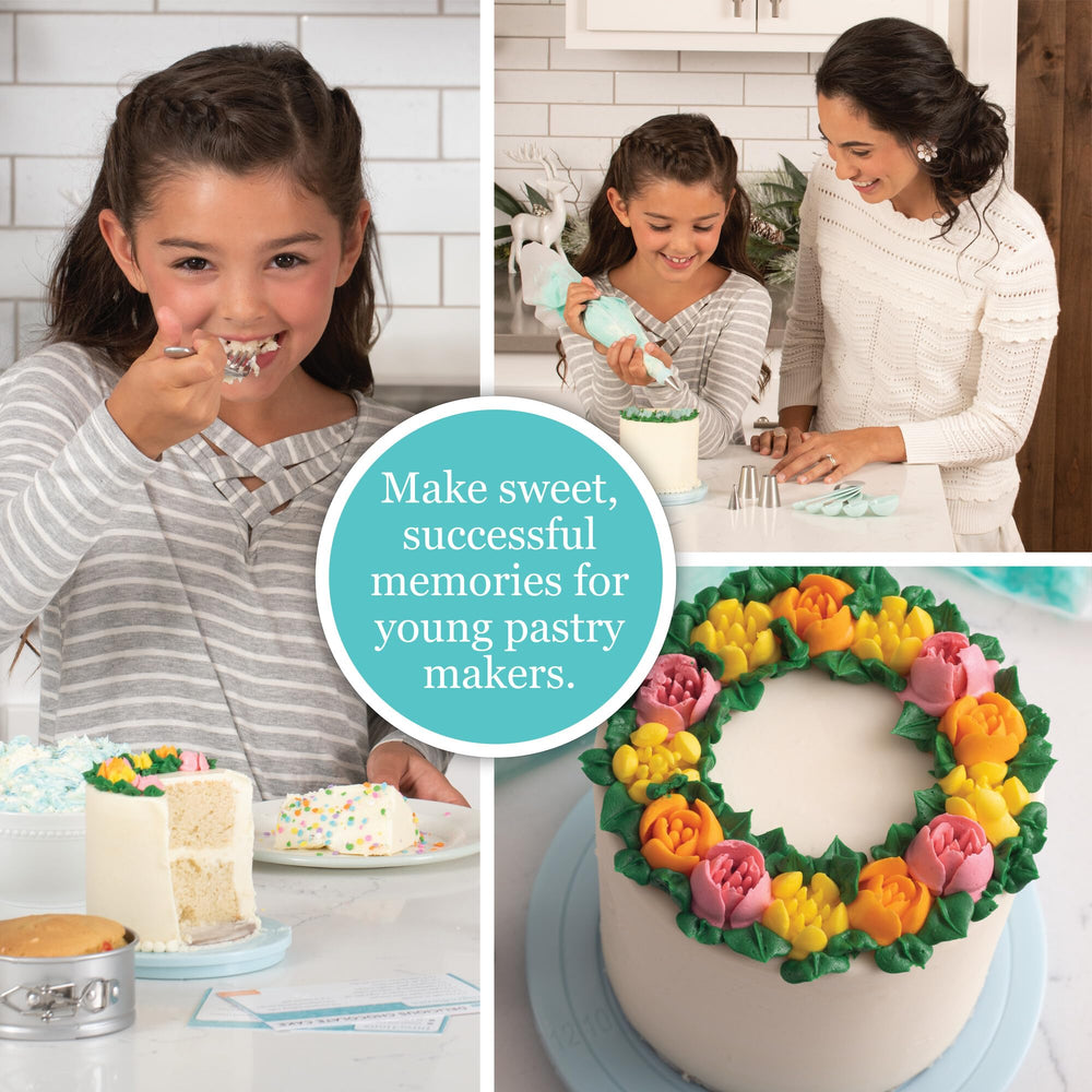 MindWare Playful Chef enfant décorant un gâteau stimulant confiance et motricité