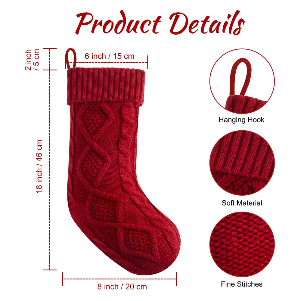 Minetom ensemble de chaussettes près du sapin, illustre intégration au décor