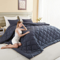 MIOTO face avant de la couette oversize montrant couverture généreuse