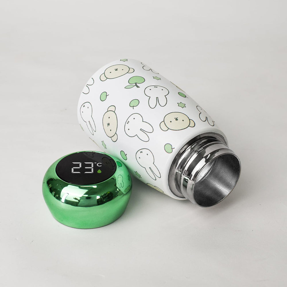 MIPOW Miffy comparaison taille avec tasse montre le format 230 ml