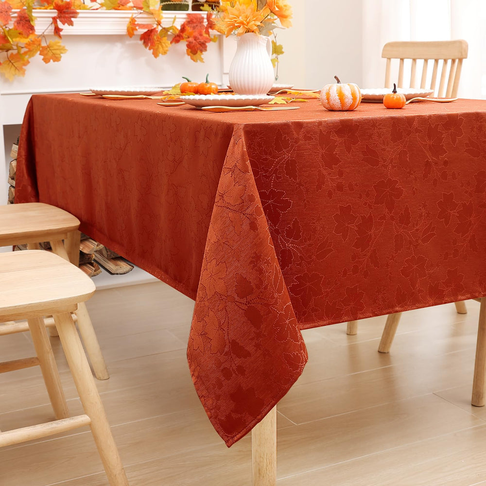misaya nappe ceremonie deco présentant table de fête élégante et décor automnal