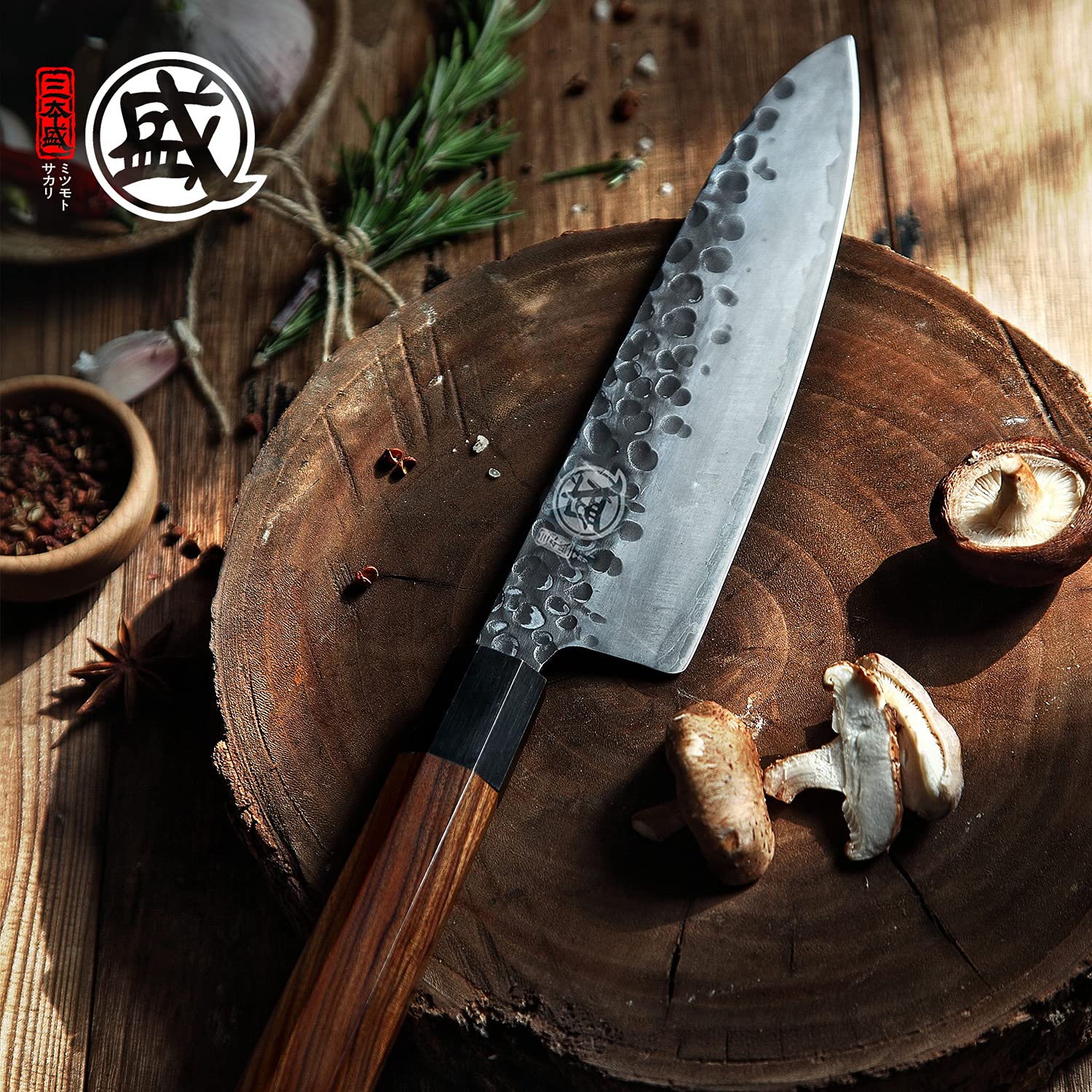 MITSUMOTO SAKARI comparaison taille main illustrant ergonomie