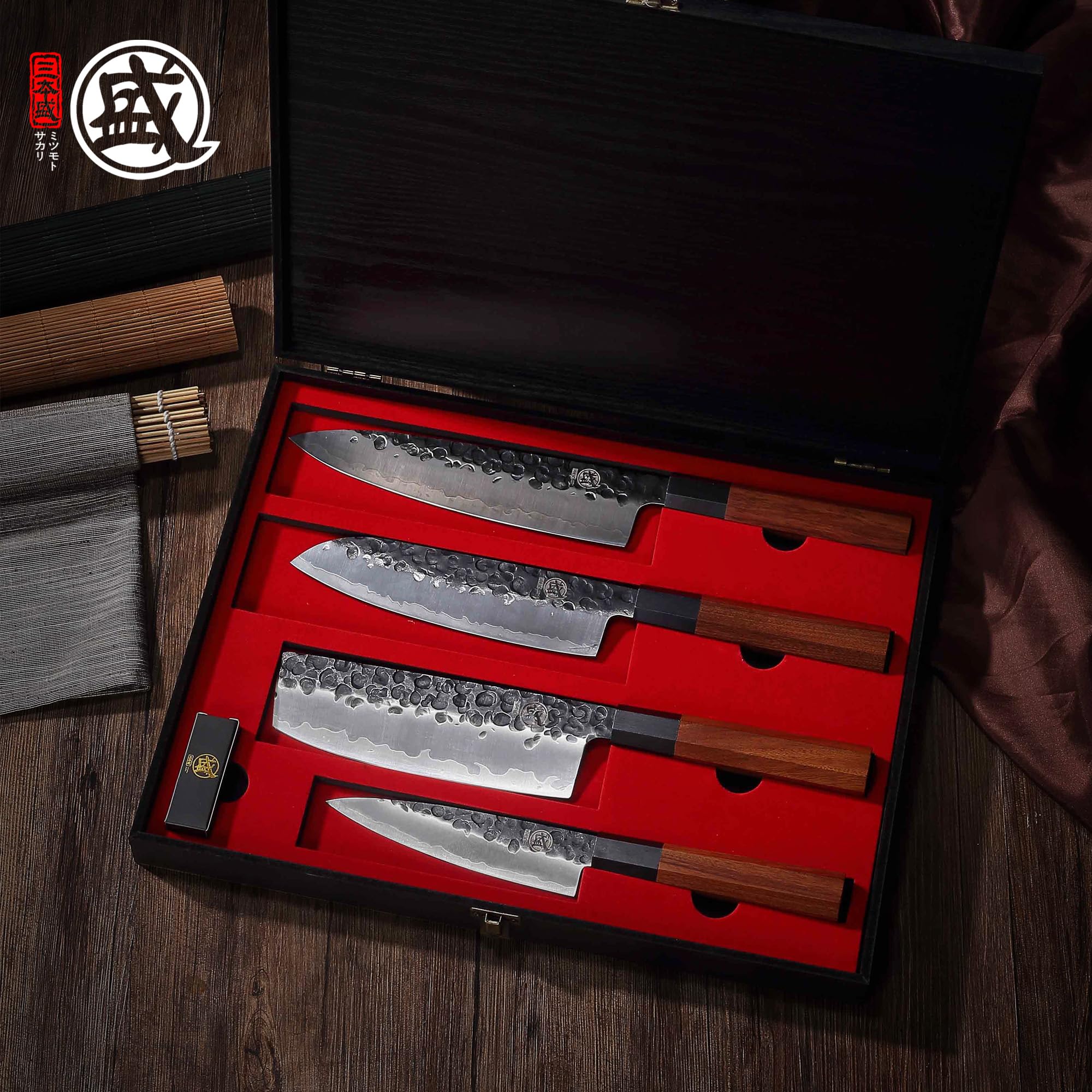 MITSUMOTO SAKARI nakiri utilisé sur légumes pour coupes nettes