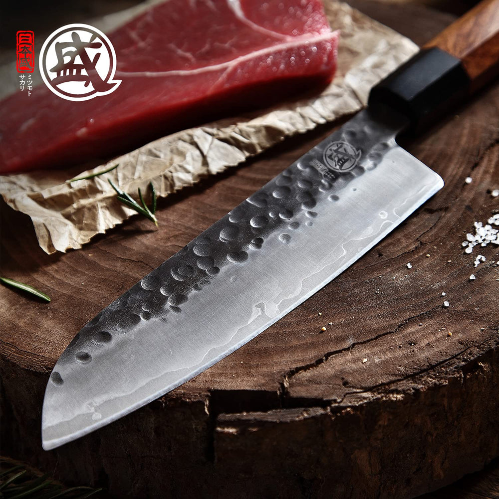 MITSUMOTO SAKARI vue détaillée du placage inox montrant solidité et résistance