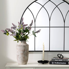 Mitt&Ditt vase posé dans un salon apportant charme farmhouse