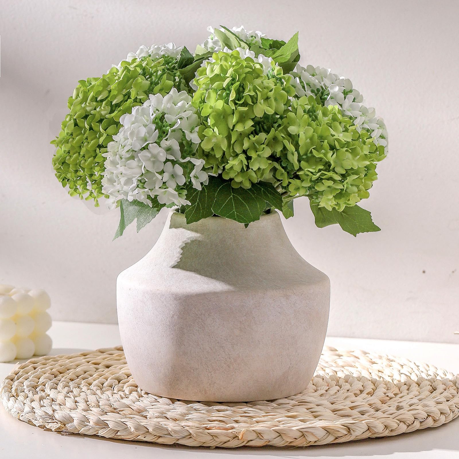Mitt&Ditt vue de face du vase off-white, apporte élégance rustique
