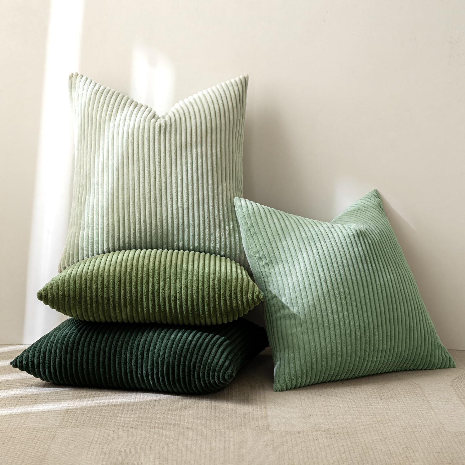 MIULEE housses posées sur lit pour un décor chambre accueillant