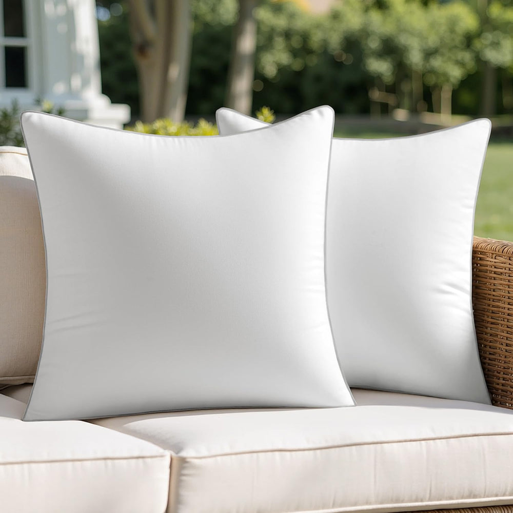 MIULEE coussin sur canapé extérieur démontrant soutien et esthétique