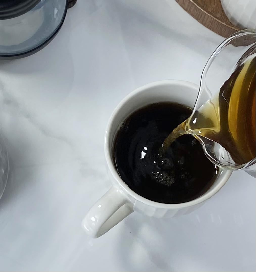 MIWARE ensemble de 6 tasses disposées sur table, service complet pratique
