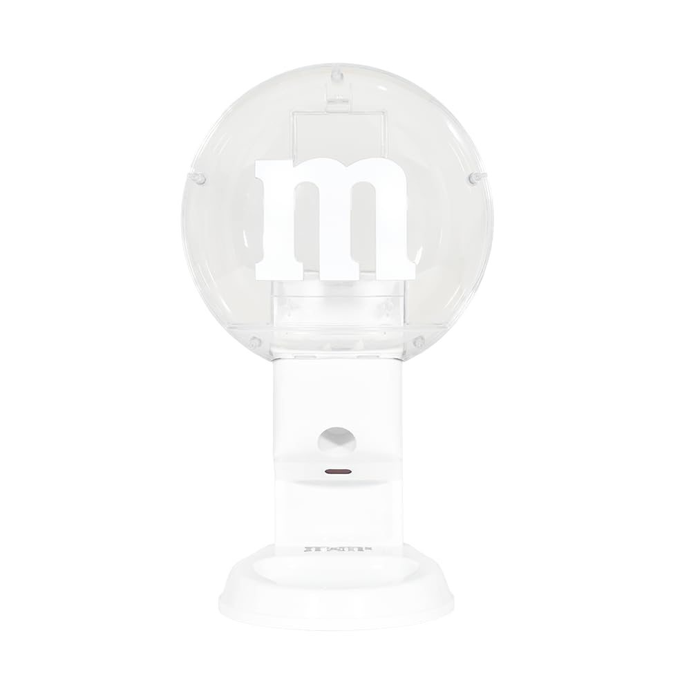 M&M’S distributeur en usage libérant une portion pratique pour invités