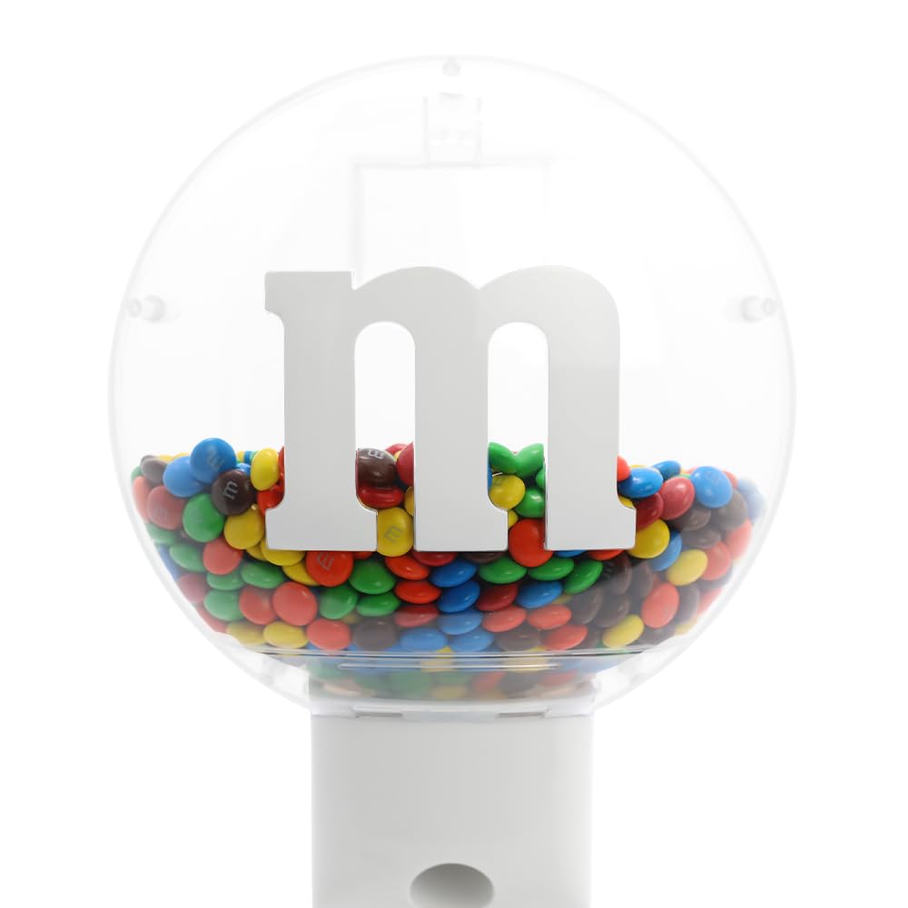 M&M’S sur plateau de bureau apportant touche ludique à l’espace de travail