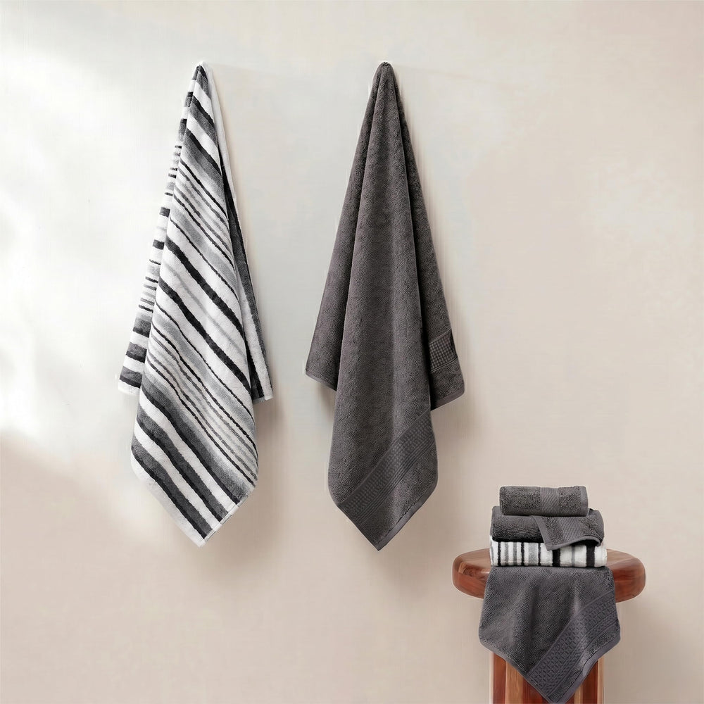 Modern Threads gros plan jacquard larges rayures mettant en valeur texture