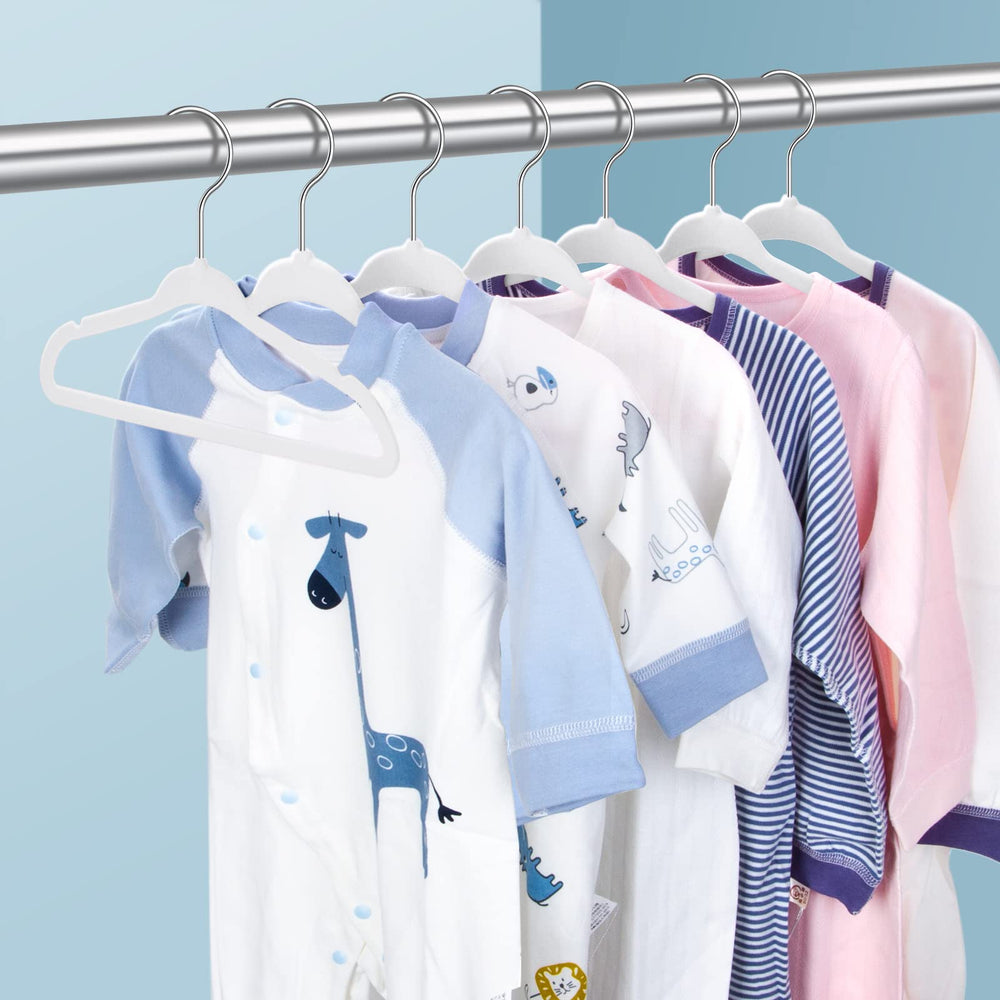 MOERKADA cintres en crèche illustrent durabilité et sécurité