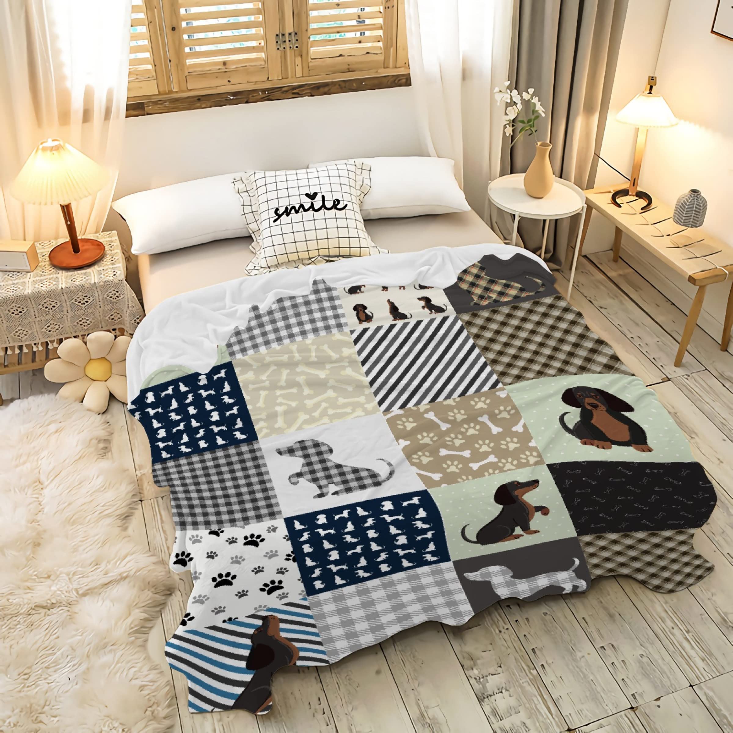Mokukenren plaid intégré à une chambre créant ambiance chaleureuse