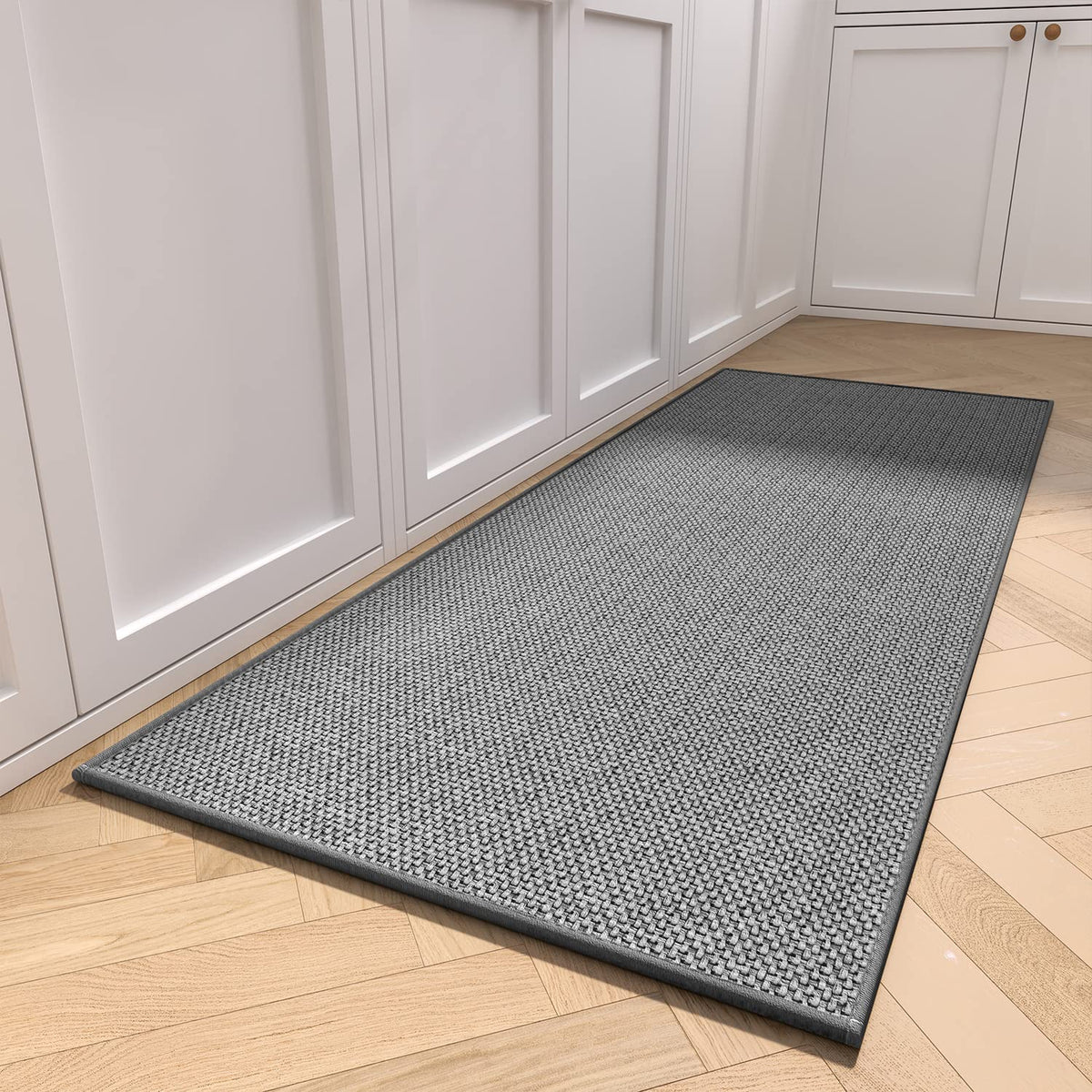 MontVoo vue de face du tapis gris foncé montrant finition et dimensions