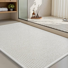 MontVoo vue avant du tapis de bain montrant surface chenille confortable