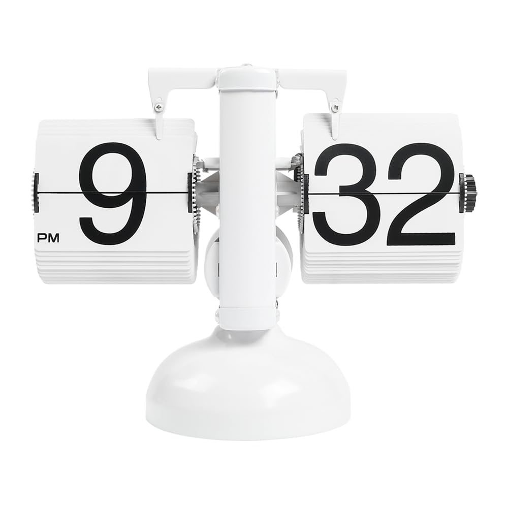 mooas horloge clapet face montrant chiffres lisibles et charme rétro