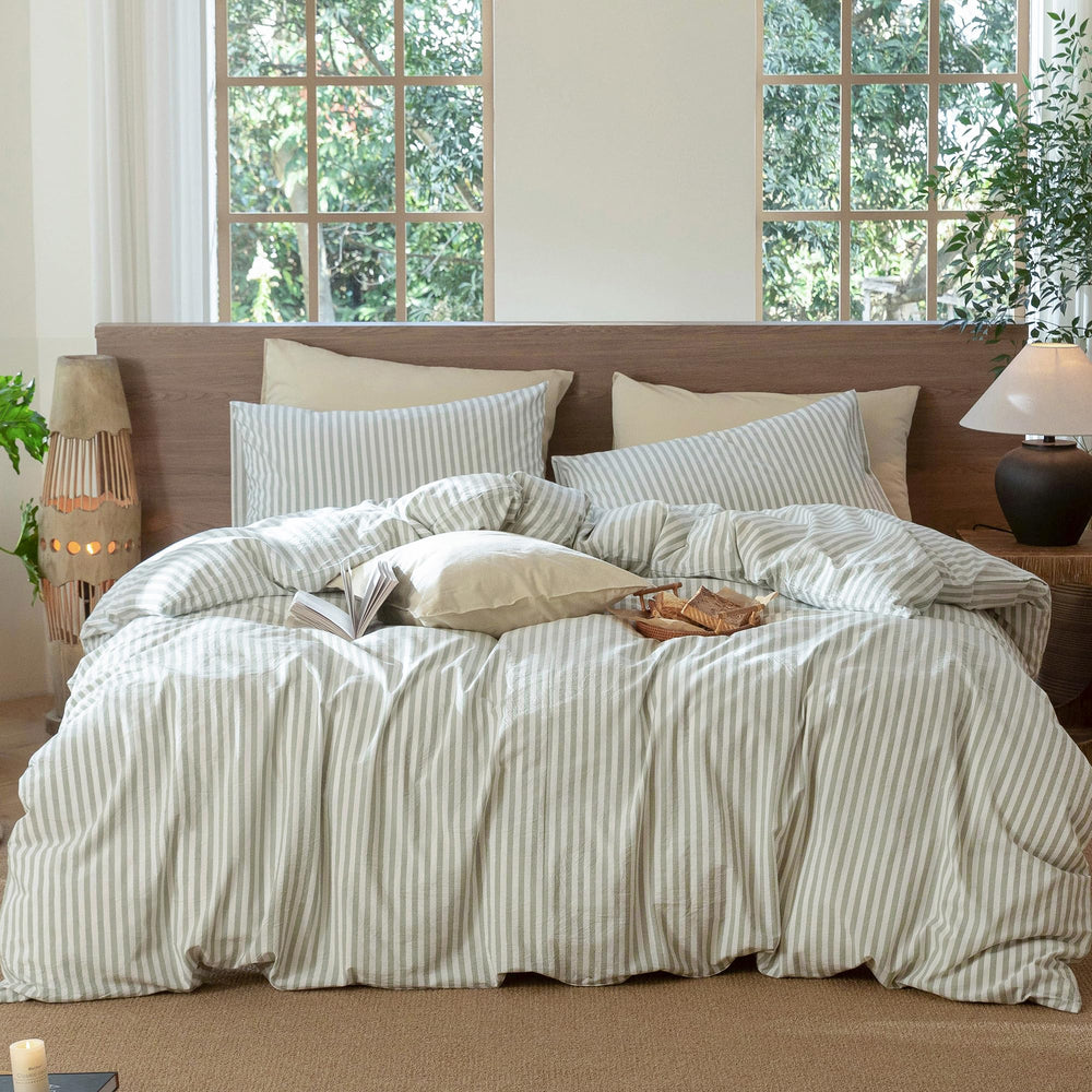 MooMee housse de couette face avant montrant rayures sage blanc et style apaisant