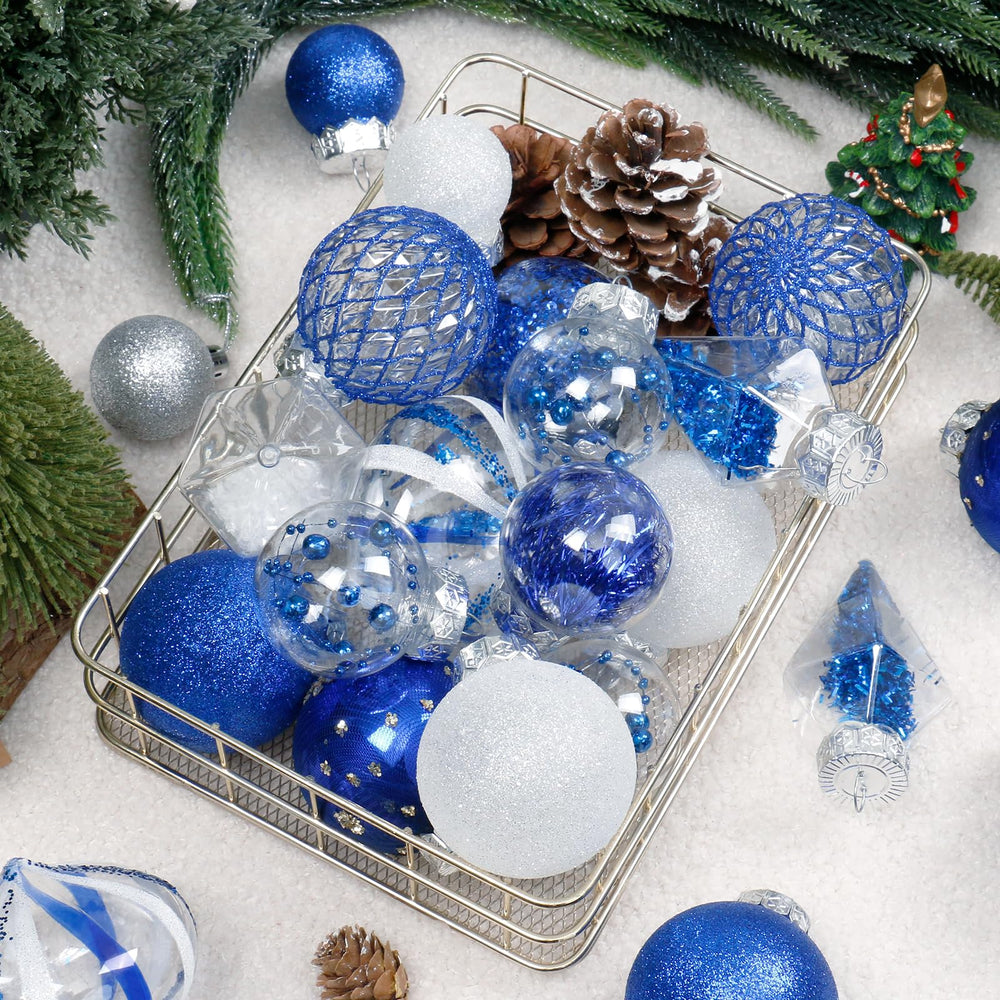 MoonXmas boule bleue accrochée au sapin, met en valeur les lumières