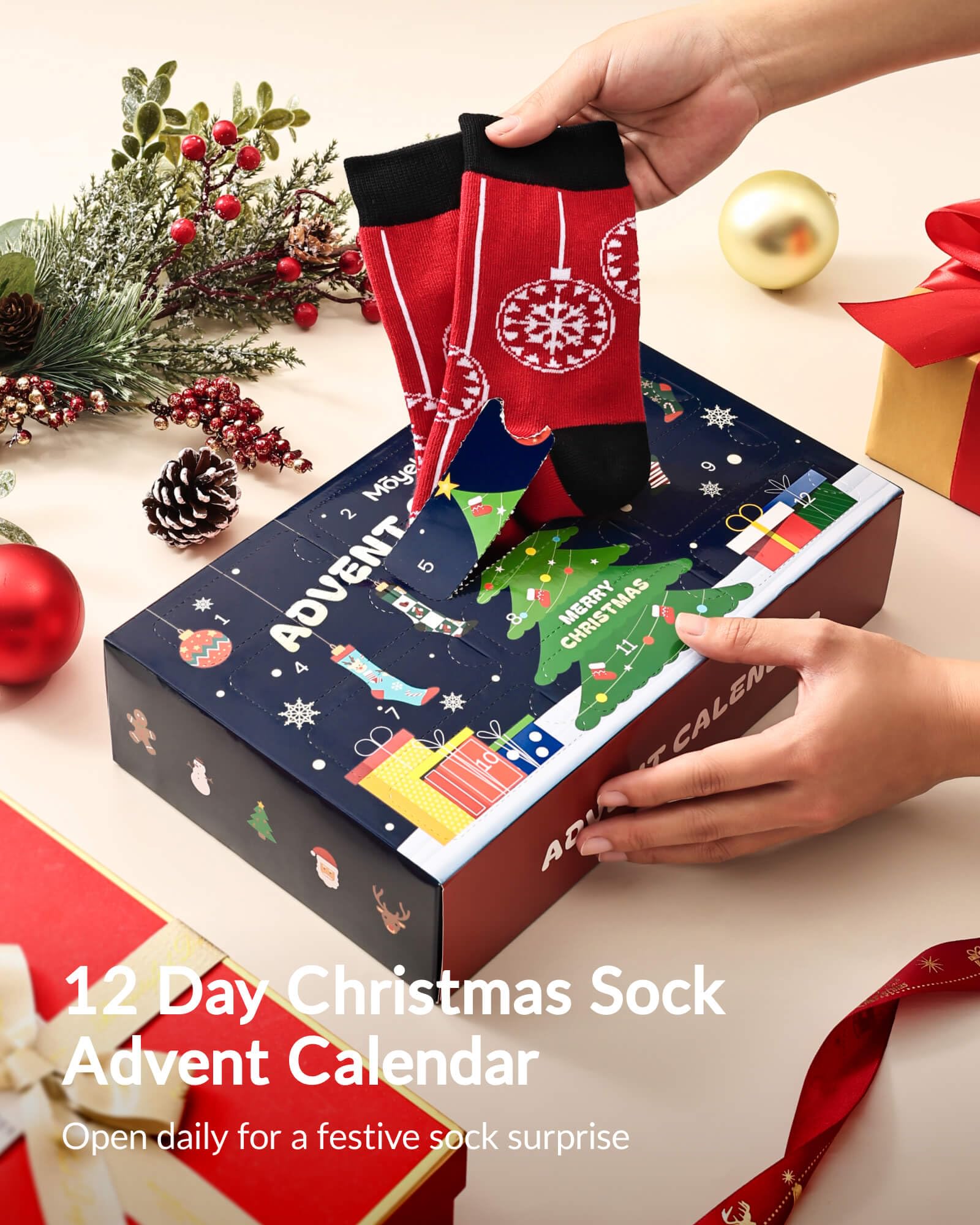 Moyel gros plan motifs chaussettes rennes sapin et Père Noël amusants
