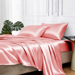 MR&HM ensemble de draps satin blush posé sur lit, look luxueux