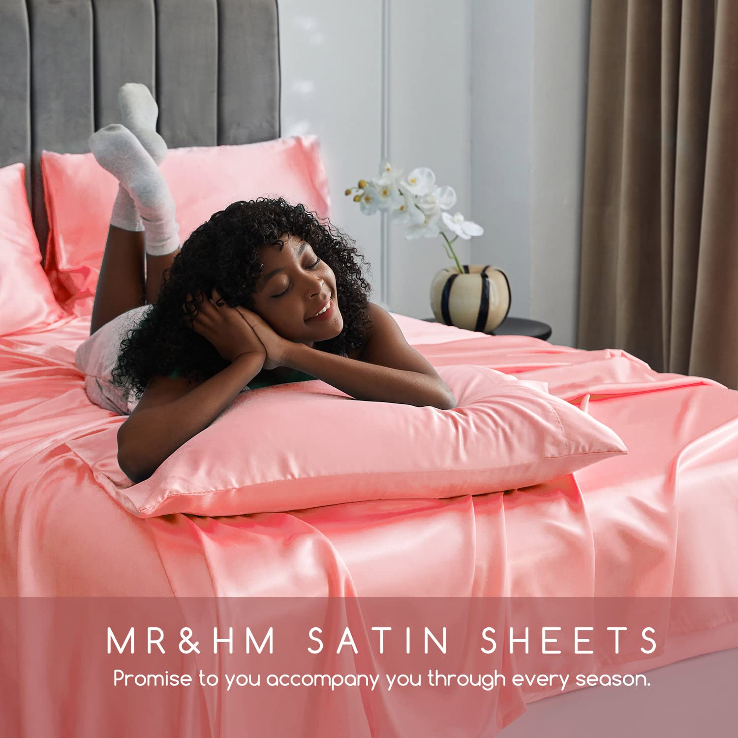 MR&HM draps montrés à l'échelle près d'un ruban-mesure, dimensions claires