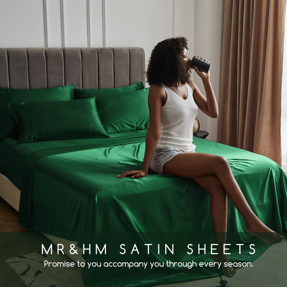 MR&HM comparaison taille montrant ajustement sur matelas Queen