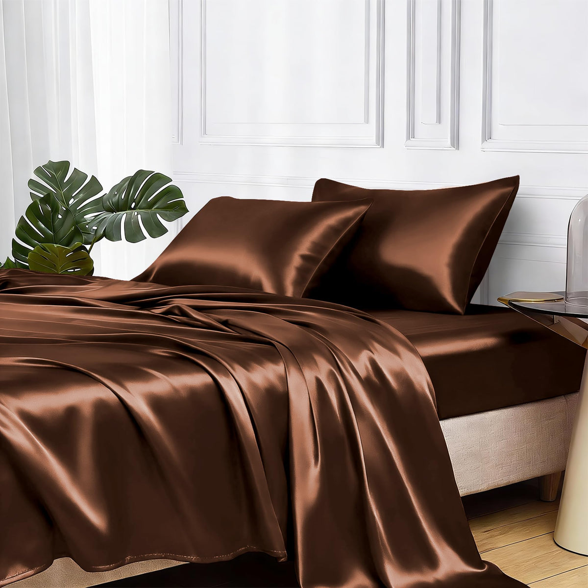 MR&HM pack de draps satin queen marron montrant le contenu et l'emballage, luxe abordable