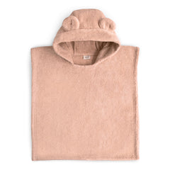 mushie poncho-serviette face blush montrant coupe pratique et couverture
