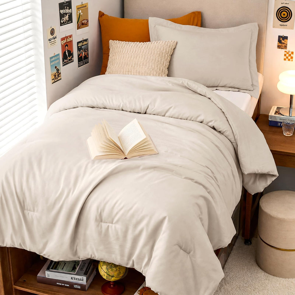 MUXHOMO couette beige vue d'ensemble montrant la finition et le tomber élégant