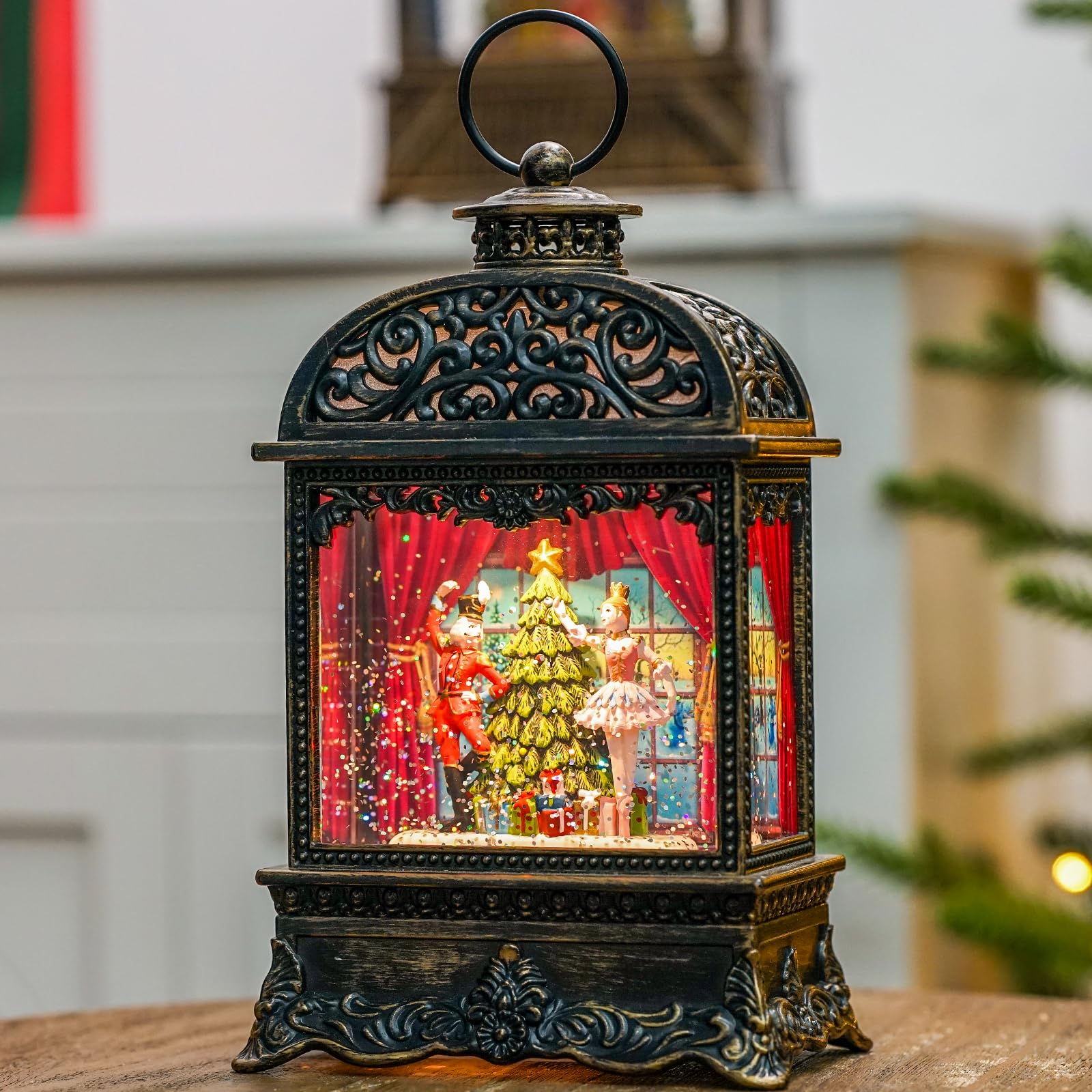 MXwcy mise en scène salon montrant la lanterne en décoration de Noël