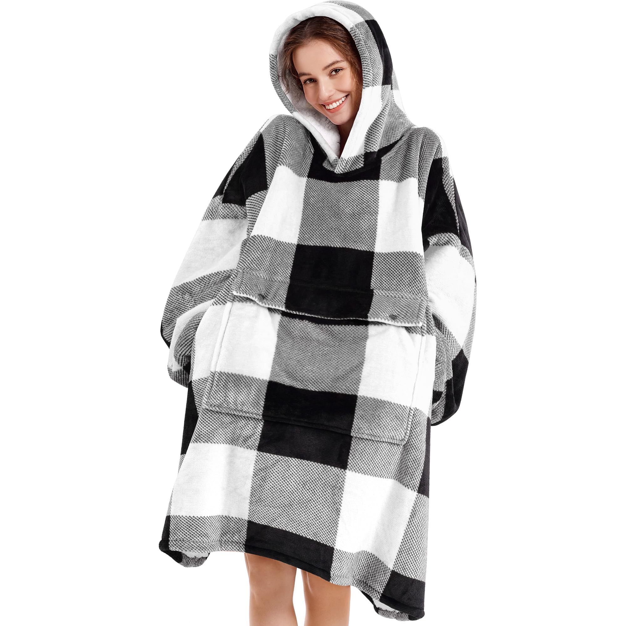 Narecte personne portant la hoodie dans le salon pour chaleur et détente