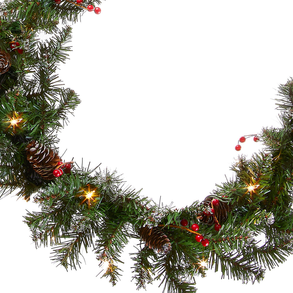 National Tree Company gros plan branches Glittery Mountain Spruce texturé et réaliste