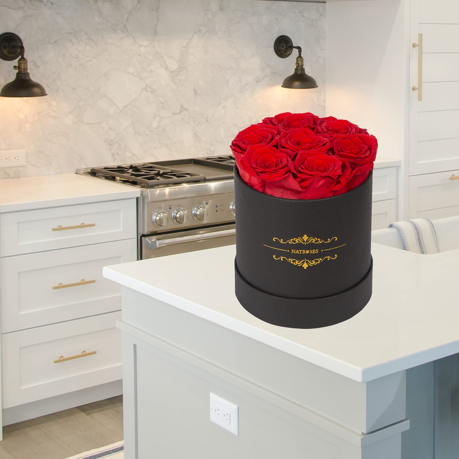 NATROSES roses en situation décorative, embellit une table sans entretien