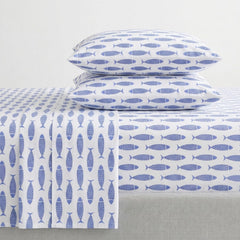 Nautica ensemble face avant montrant le motif poissons et l'aspect net, crée une chambre fraîche