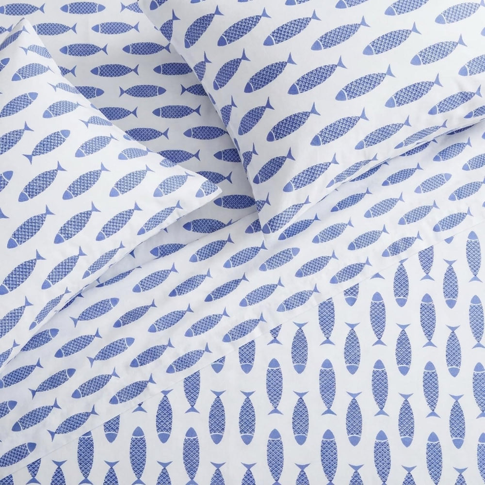 Nautica gros plan motif poissons bleu pour style côtier et coordination facile