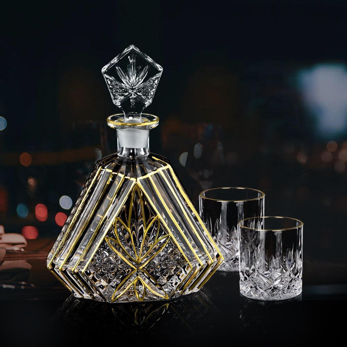 NBNSTHV carafe face avant montrant élégance dorée et style haut de gamme