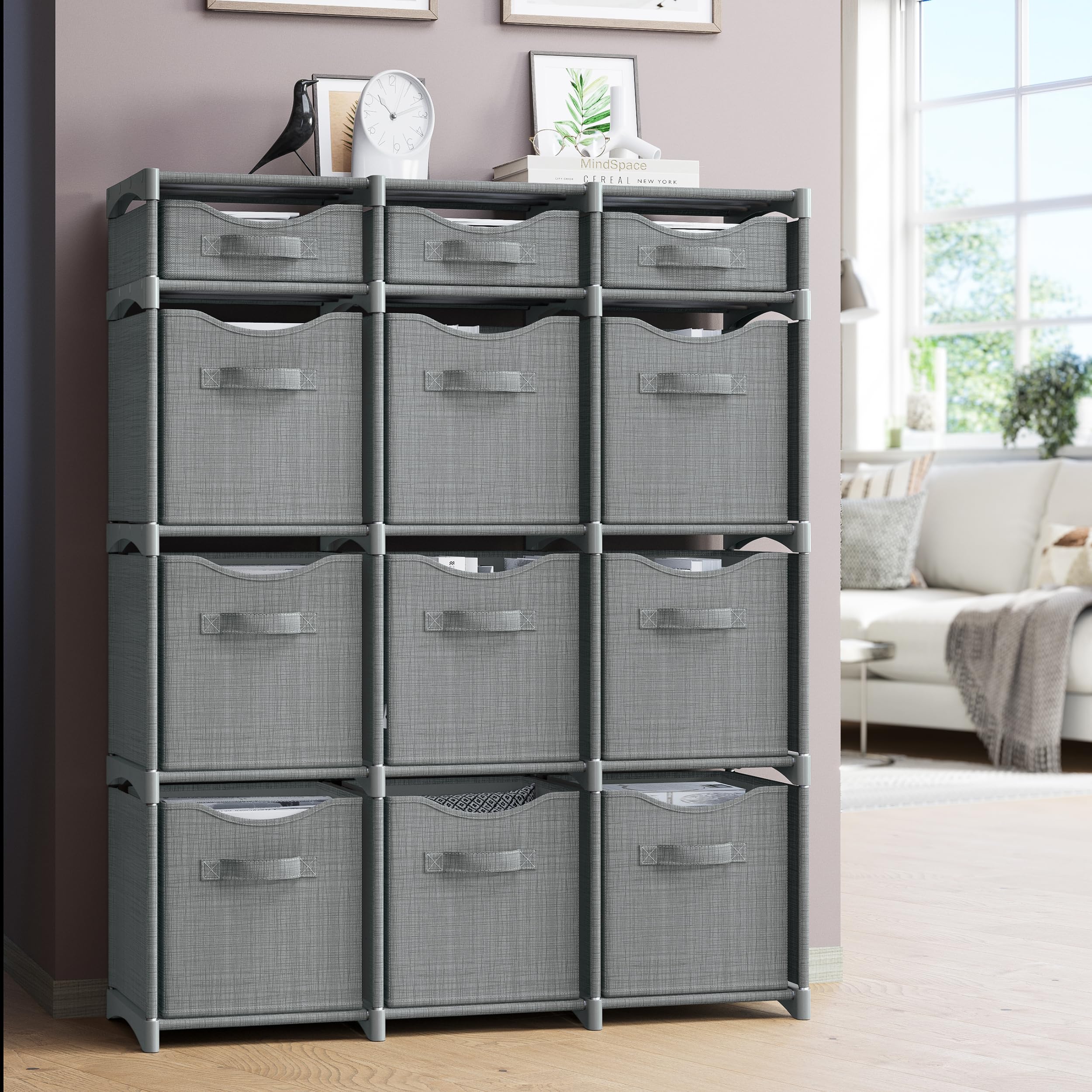 NEATERIZE étagère installée dans un placard optimisant rangement vêtements
