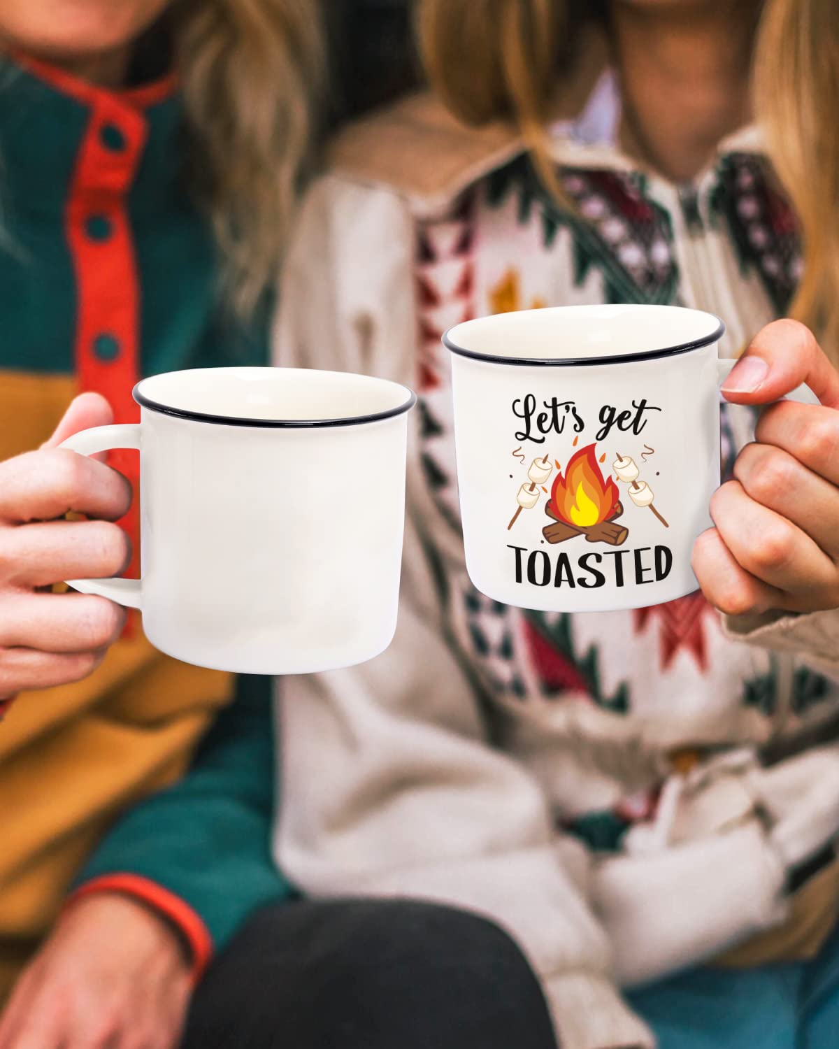 Nefelibata tasse en situation camping, ajoute charme et convivialité au feu