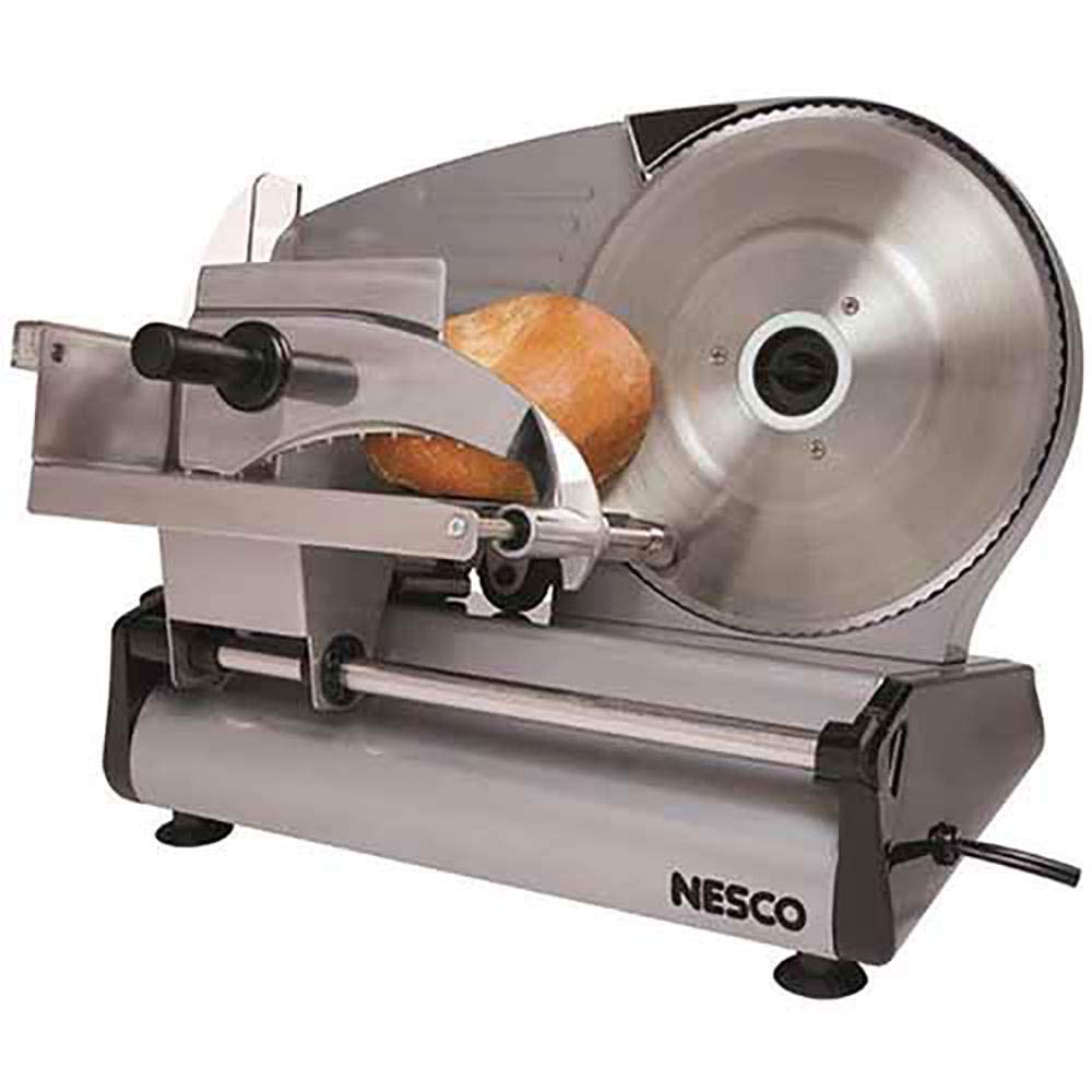 NESCO en action tranchant du fromage rapidement pour service immédiat